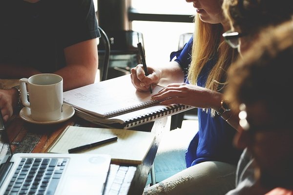 Devenir auto-entrepreneur multiservice : pourquoi et comment y parvenir ?